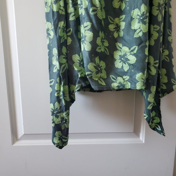 Pretty and Versatile Floral Spaghetti Strap Tunic Dress from Hawaii, One Size - Picture 6 of 9